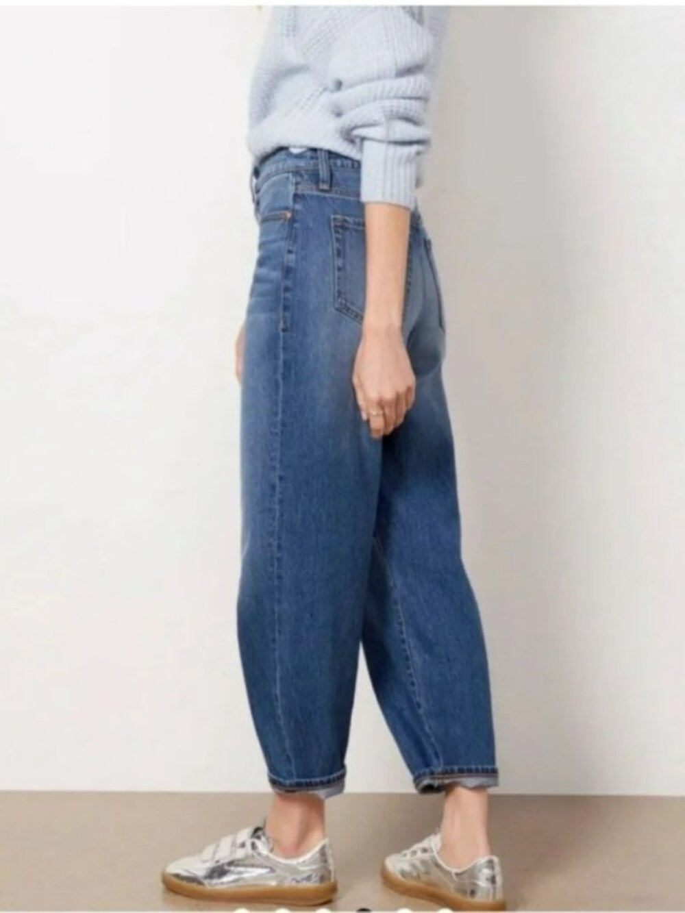 Evereve Mid-Blue High-Rise Cropped Balloon Jeans